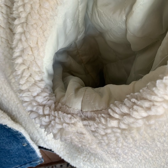 Levi’s-Vintage Sherpa Jean Jacket - Picture 4 of 7